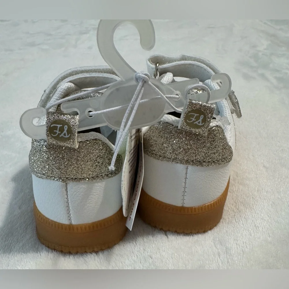 First Steps Size 6 Sneakers - Picture 4 of 7